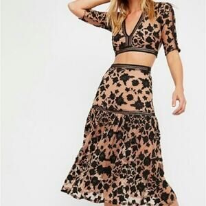 FOR LOVE‎ & LEMONS Temecula mesh floral embroidered midi skirt Black/ Tan XS